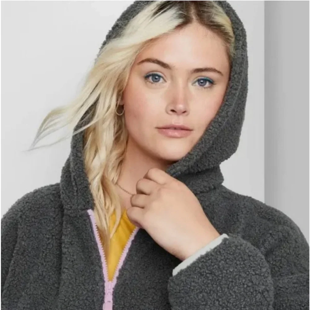 Wild Fable Women’s Sherpa Half Zip Cropped Hooded Sweatshirt - Picture 6 of 16